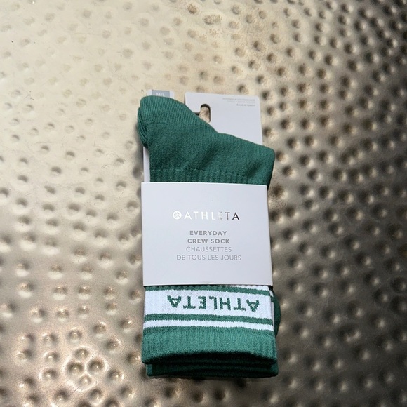 Athleta Accessories - NWT Athleta Casual Green Crew Socks